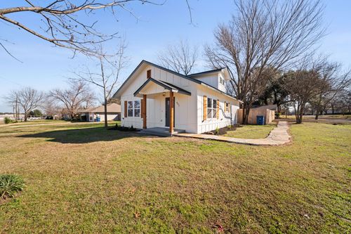 801 E Brown St, Ennis, TX, 75119-5003 | Card Image