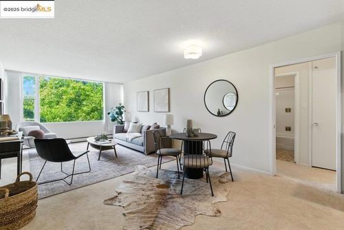 apt-203-2601 College Ave, Berkeley, CA, 94704-3444 | Card Image