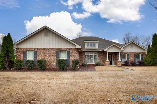 622 Summer Cove Cir Nw, Madison, AL, 35757-7585 | Card Image