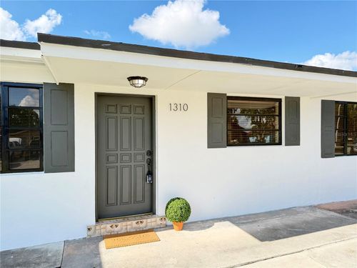 1310 W 30th St, Hialeah, FL, 33012-4832 | Card Image