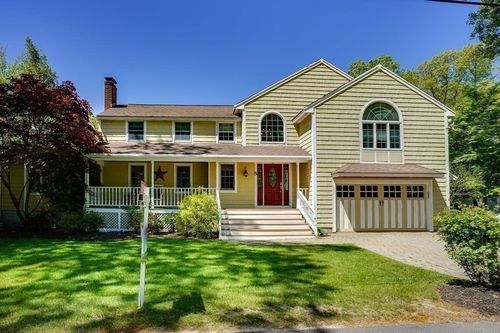 8 Shady Lane Dr, Burlington, MA, 01803-4011 | Card Image