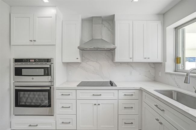 2111 Ne 35 Th St, House other with 3 bedrooms, 2 bathrooms and null parking in Lighthouse Point FL | Image 22