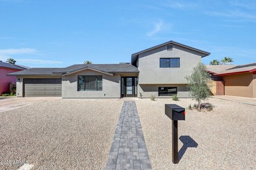 3116 W Gelding Dr, Phoenix, AZ, 85053-5732 | Card Image