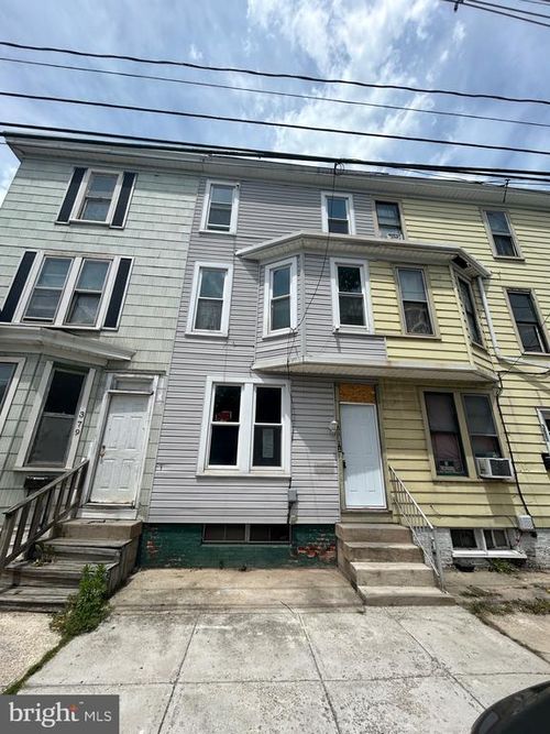 381 E King St, CHAMBERSBURG, PA, 17201-1672 | Card Image