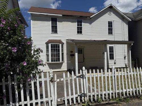 1073 Berg St, Johnstown, PA, 15902-3825 | Card Image