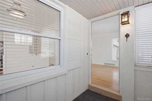 929 Larkmoor Blvd, Berkley, MI, 48072-1903 | Card Image