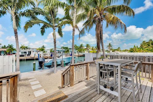 271 3rd St, Key Colony Beach, FL, 33051 | Card Image