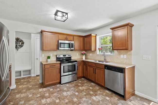 10126 Castle Creek Cir, House other with 5 bedrooms, 4 bathrooms and null parking in Galesburg MI | Image 14