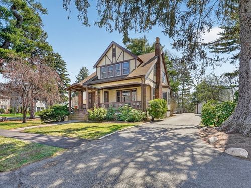 44 Hemlock St, Needham, MA, 02492-3519 | Card Image
