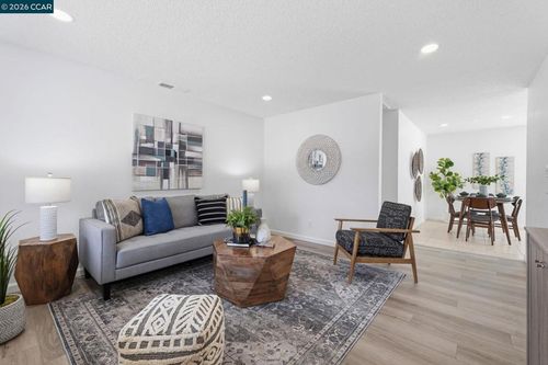 6417 Feliciter Way, Citrus Heights, CA, 95610-5001 | Card Image
