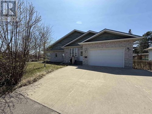 1227 Regina Ave, Thunder Bay, ON, P7B5C4 | Card Image