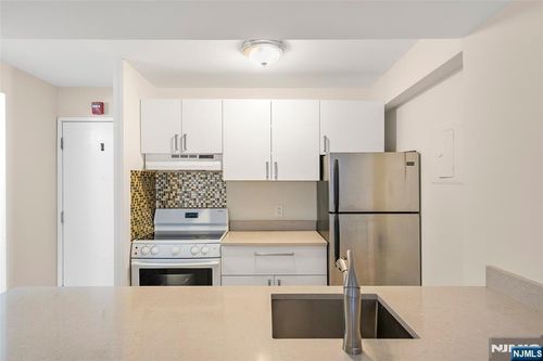333 Grand Ave, Palisades Park, NJ, 07650-1251 | Card Image