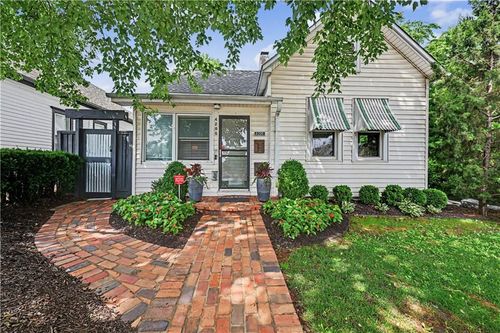 4200 Clark Ave, Kansas City, MO, 64111-3139 | Card Image