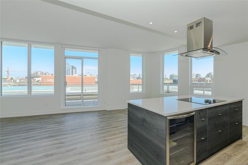 900-1628 Store St, Victoria, BC, V8W0H1 | Card Image