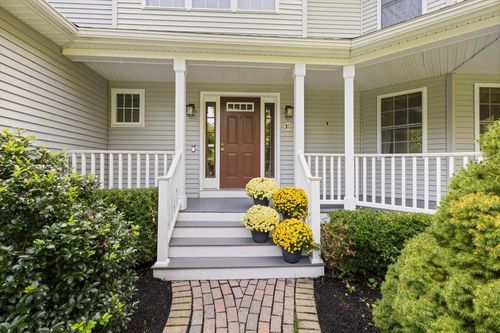 10 Kings Grant Drive, Atkinson, NH, 03811 | Card Image