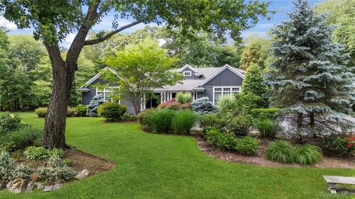 40 Coves Run, Oyster Bay, NY, 11791 | Card Image