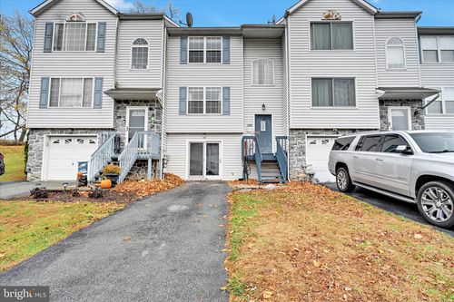 180 Riders Way, LEBANON, PA, 17042-8702 | Card Image