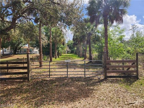 1975 Phillips Rd, FORT DENAUD, FL, 33935-0577 | Card Image