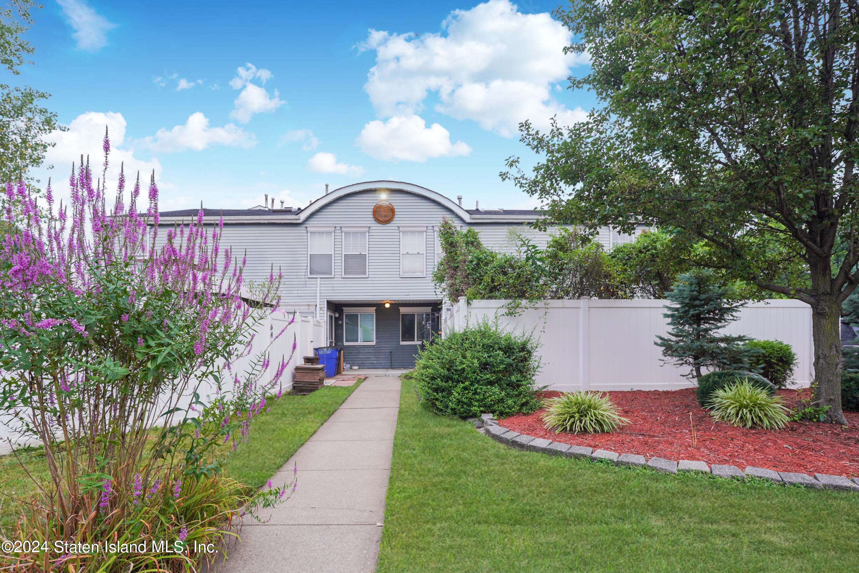 Pond Way, Staten Island, NY 10303