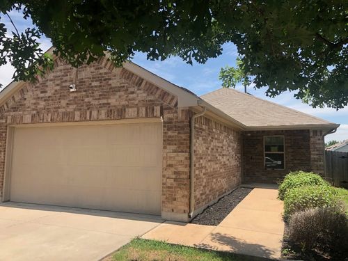 3505 Breckenridge Dr, Austin, TX, 78744-3313 | Card Image