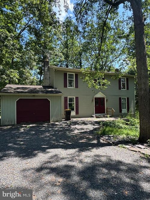 4215 E Campbell Rd, PENNSBURG, PA, 18073-2510 | Card Image