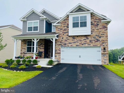 223 Seven Springs Ln, DOWNINGTOWN, PA, 19335-1435 | Card Image
