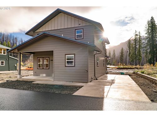 51690 Rose St, Blue River, OR, 97413-9795 | Card Image