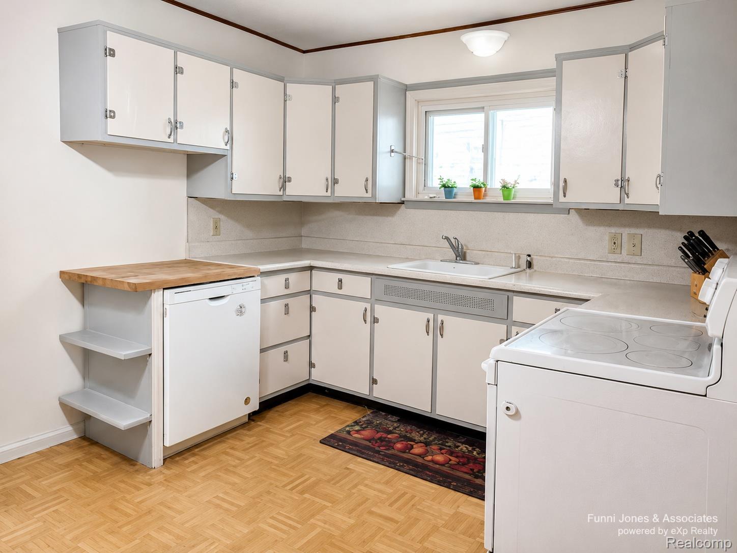 Residential in Livonia 4