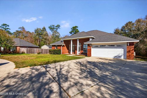 15199 E Shadow Creek Dr, Biloxi, MS, 39532-8578 | Card Image