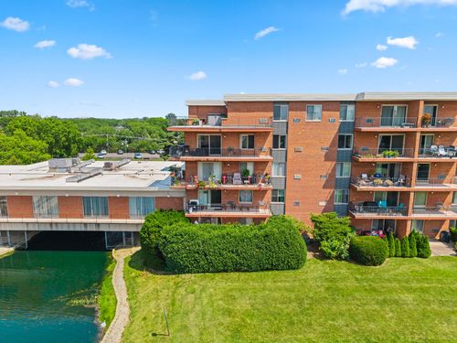 apt-424s-16 E Old Willow Rd, Prospect Heights, IL, 60070-1926 | Card Image
