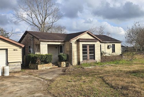 2025 Shanks Rd, Angleton, TX, 77515-9190 | Card Image