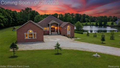 2400 Inwood Rd, Washington Twp, MI, 48095-2214 | Card Image