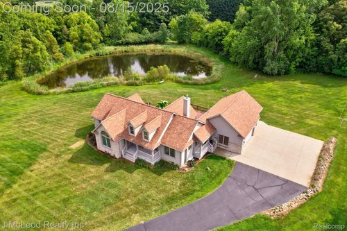 9019 Cardinal Dr, Millington, MI, 48746-9052 | Card Image
