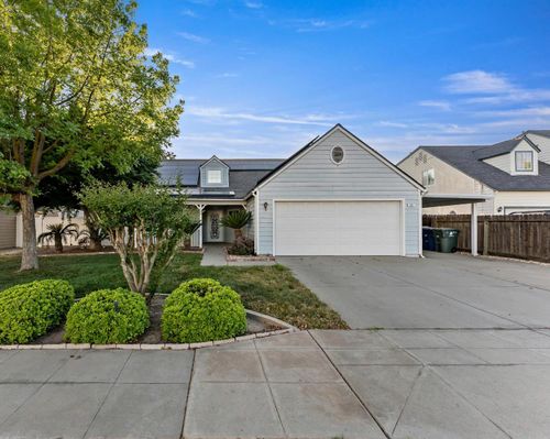 22 N Bliss Ave, Clovis, CA, 93611-6122 | Card Image