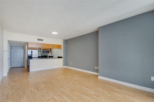 3111-1750 N Bayshore Dr, Miami, FL, 33132-3212 | Card Image