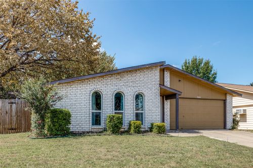 2602 Meadowview Dr, Arlington, TX, 76016-1425 | Card Image
