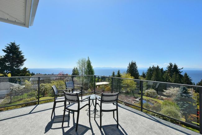 375 Vernon Place, House other with 5 bedrooms, 4 bathrooms and 5 parking in Gibsons BC | Image 23