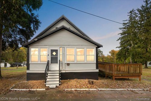 24850 W 9 Mile Rd, Southfield, MI, 48033-3954 | Card Image