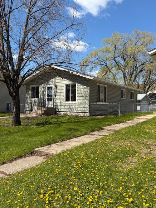 117 36th Ave N, Saint Cloud, MN, 56303-4043 | Card Image