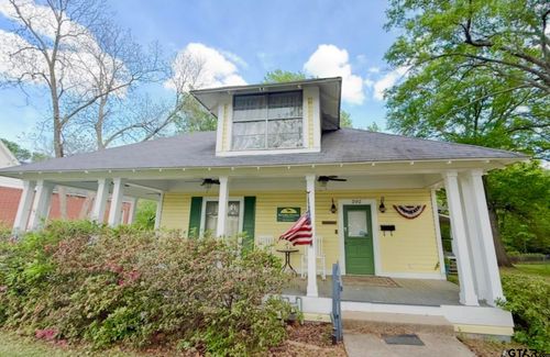 202 Graham St, Mineola, TX, 75773-2116 | Card Image