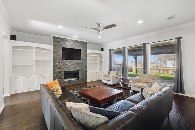 2023 Crockett Cir, House other with 4 bedrooms, 4 bathrooms and null parking in Irving TX | Image 12