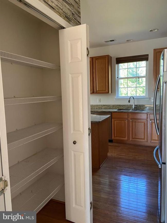12022 Kemps Landing Cir, Townhouse with 4 bedrooms, 4 bathrooms and null parking in MANASSAS VA | Image 6