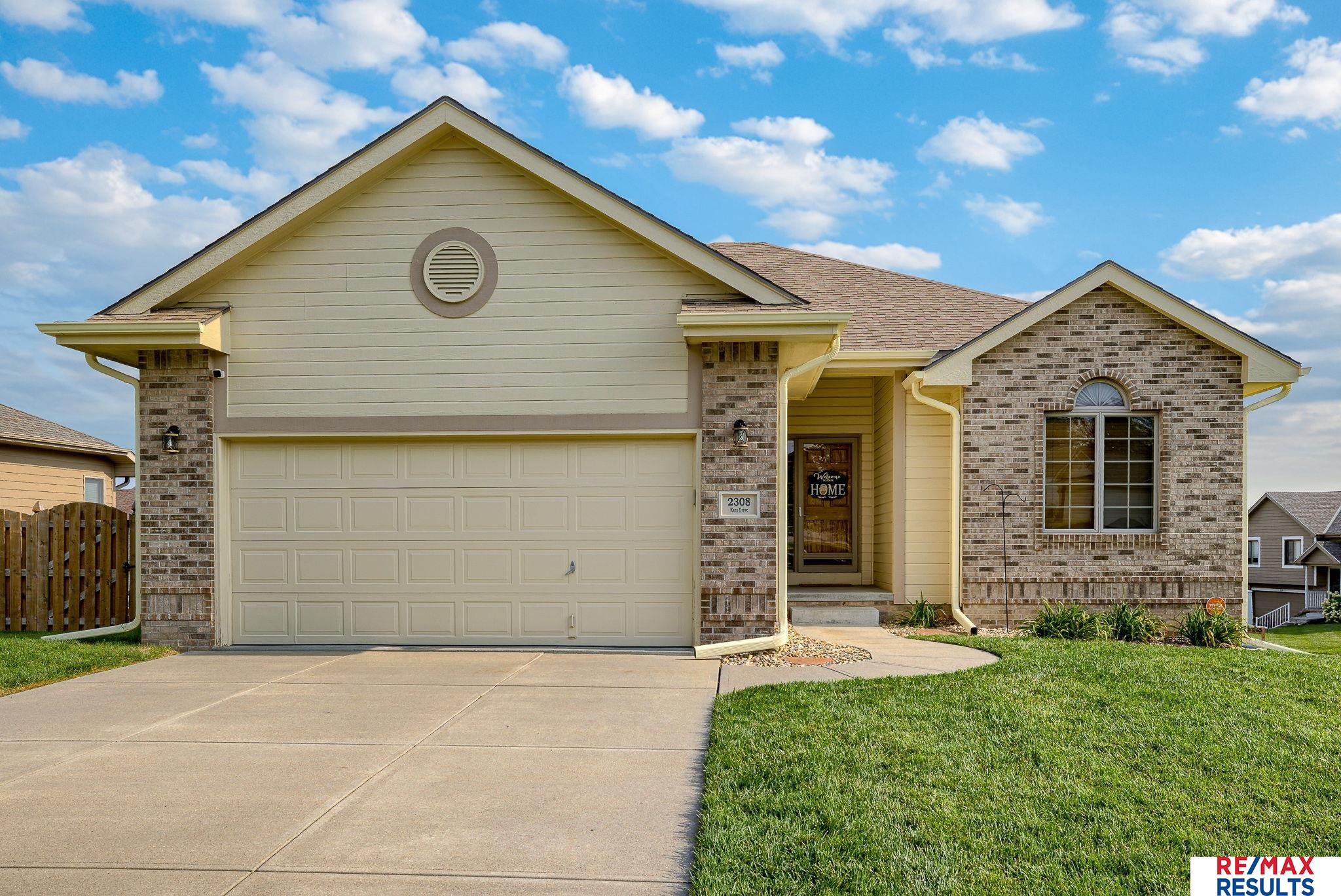 Kara Dr, Papillion, NE 68133