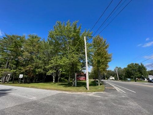 118 Main Street, Topsham, ME, 04086 | Card Image