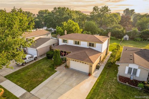 35567 Doyle Dr, Sterling Heights, MI, 48310-5153 | Card Image
