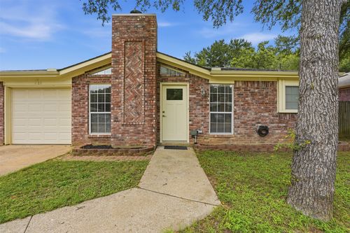 1122 Hidden Creek Dr, Mansfield, TX, 76063-6209 | Card Image