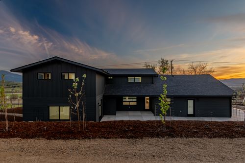 4691 Cherry Ln, Medford, OR, 97504-9251 | Card Image