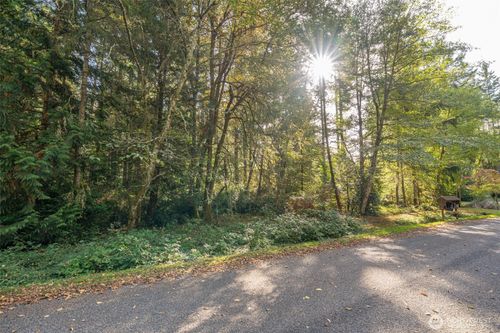 10611 Vantage Dr, Anderson Island, WA, 98303-8662 | Card Image