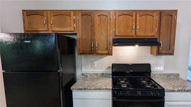 685 Greenhedge Dr, House other with 3 bedrooms, 2 bathrooms and null parking in Stone Mountain GA | Image 7