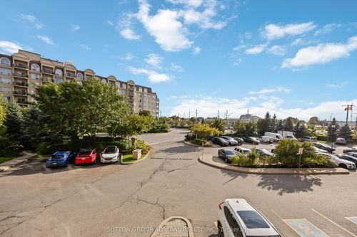 218-2 Maison Parc Crt, Thornhill, ON, L4J9K4 | Card Image